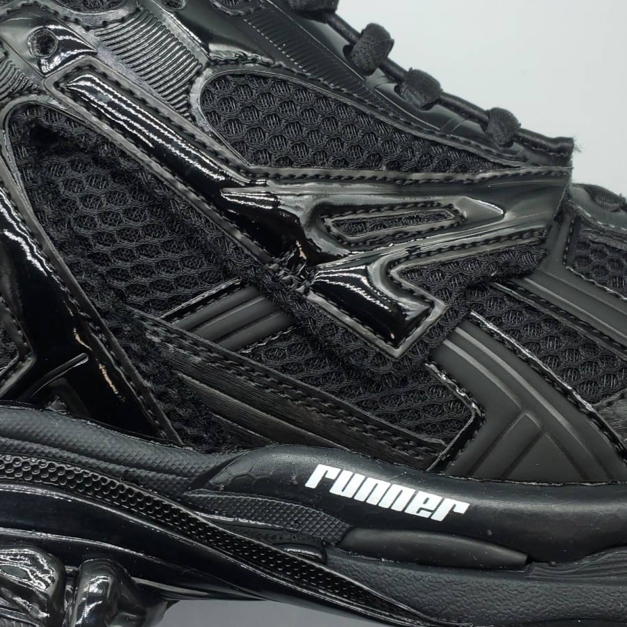 Balenciag* Runner Sneaker