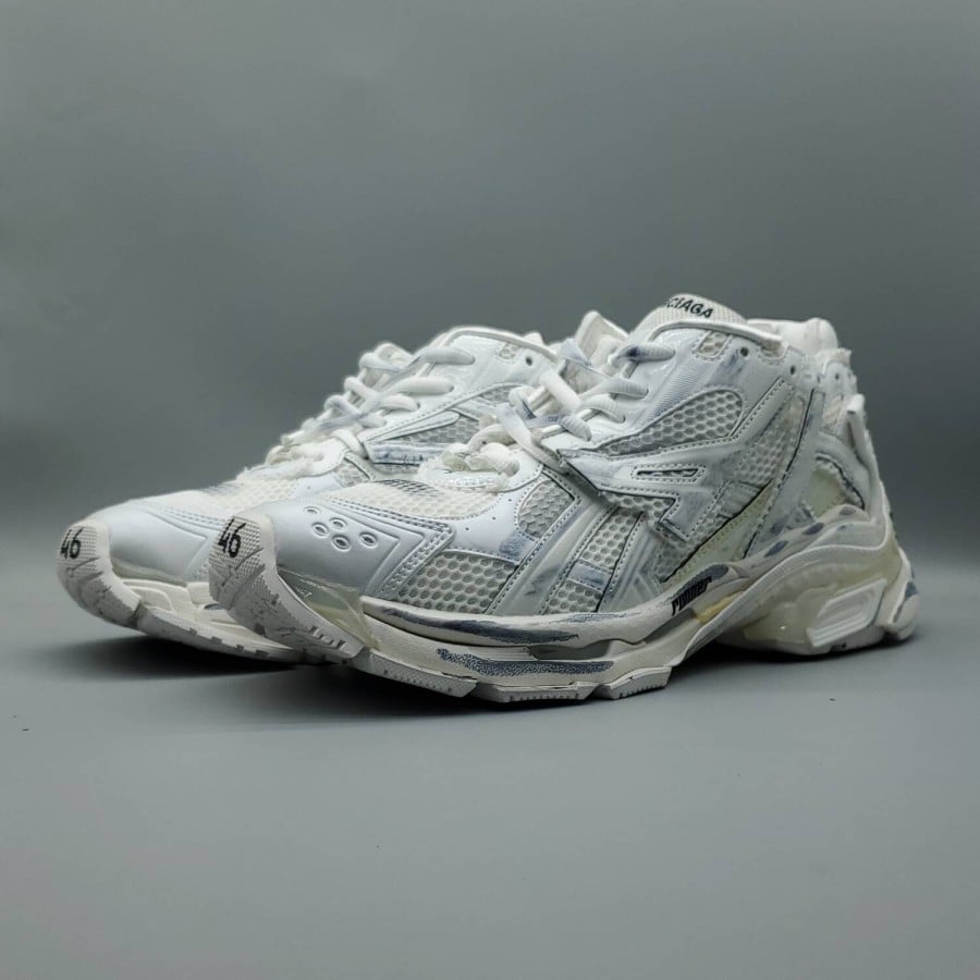 Balenciag* Runner Sneaker