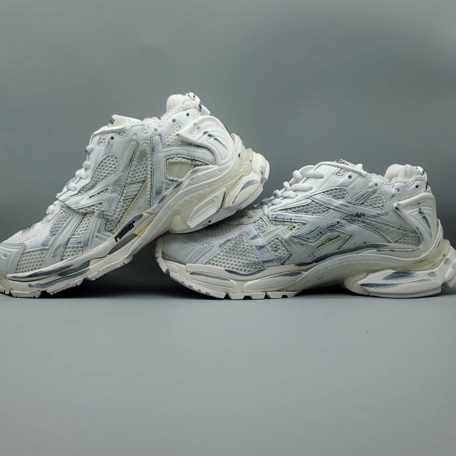 Balenciag* Runner Sneaker