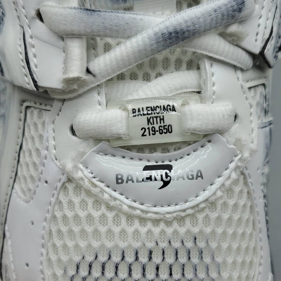 Balenciag* Runner Sneaker