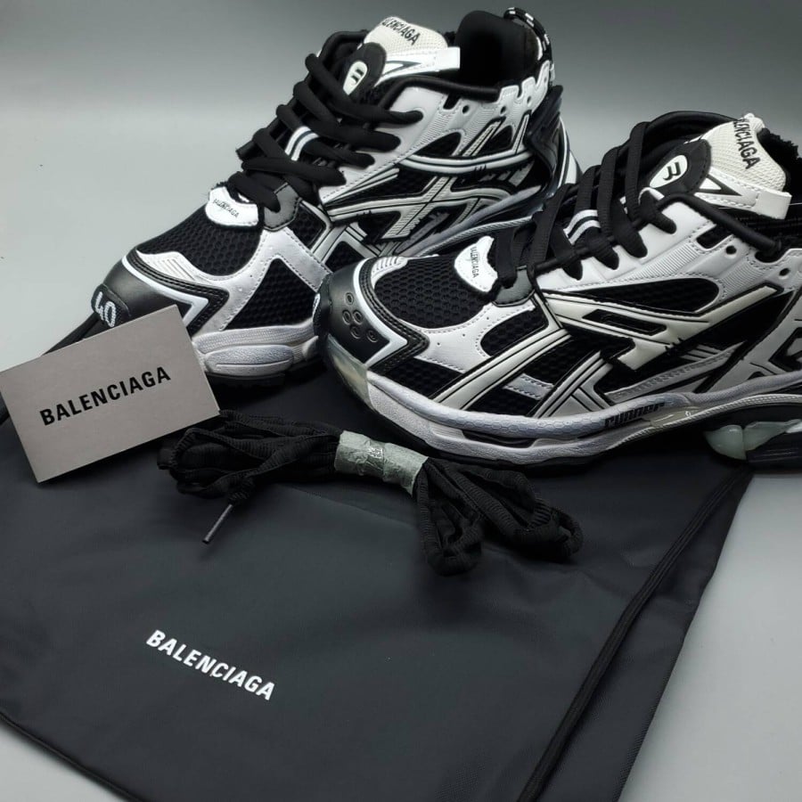 Balenciag* Runner Sneaker