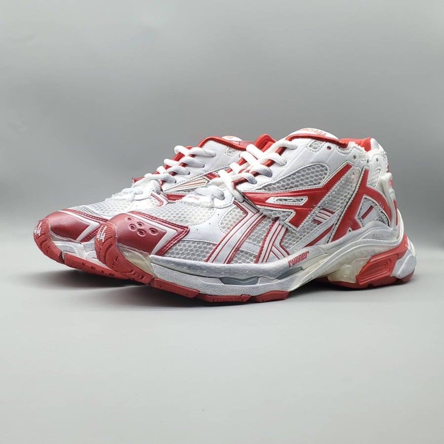 Balenciag* Runner Sneaker
