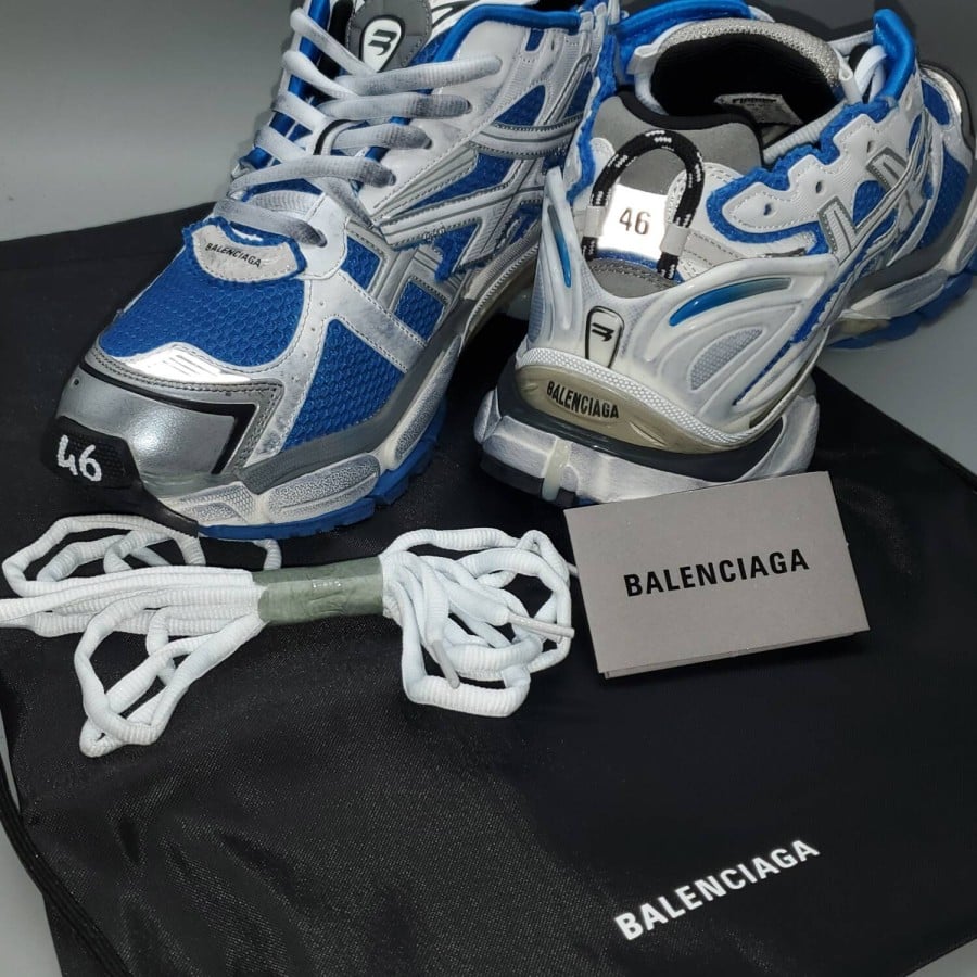 Balenciag* Runner Sneaker