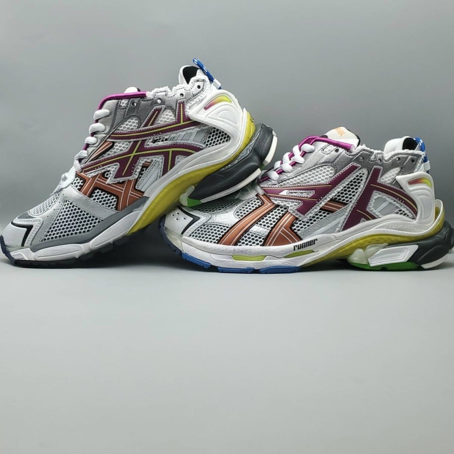 Balenciag* Runner Sneaker