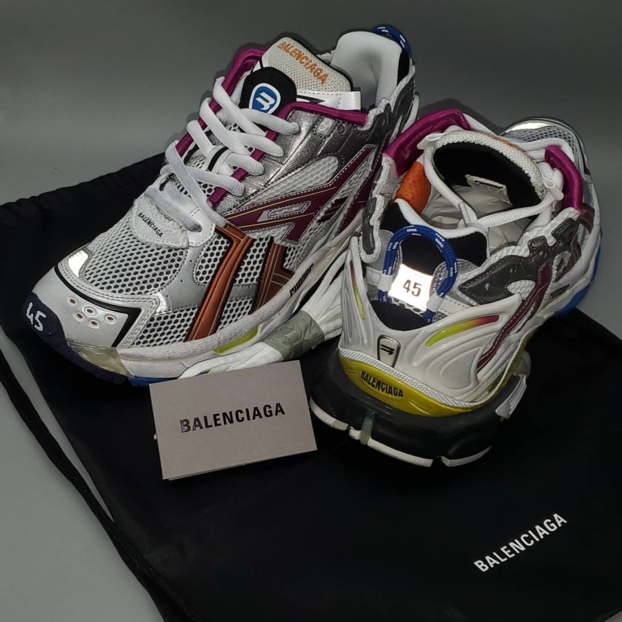 Balenciag* Runner Sneaker 