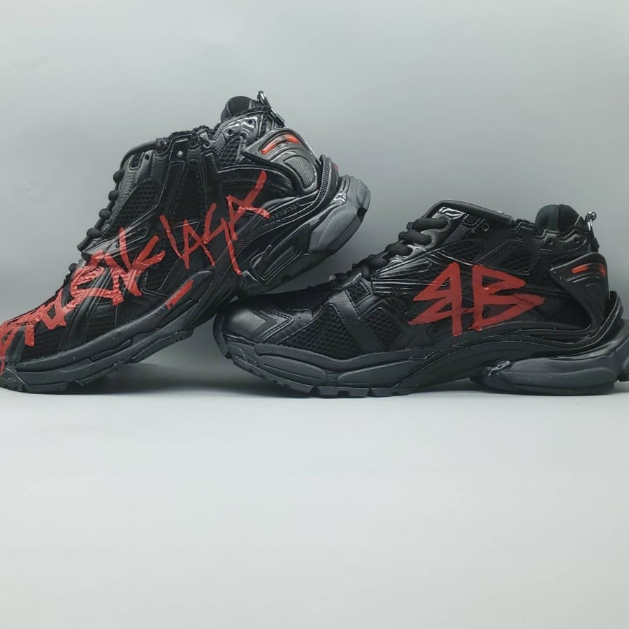Balenciag* Runner Sneaker