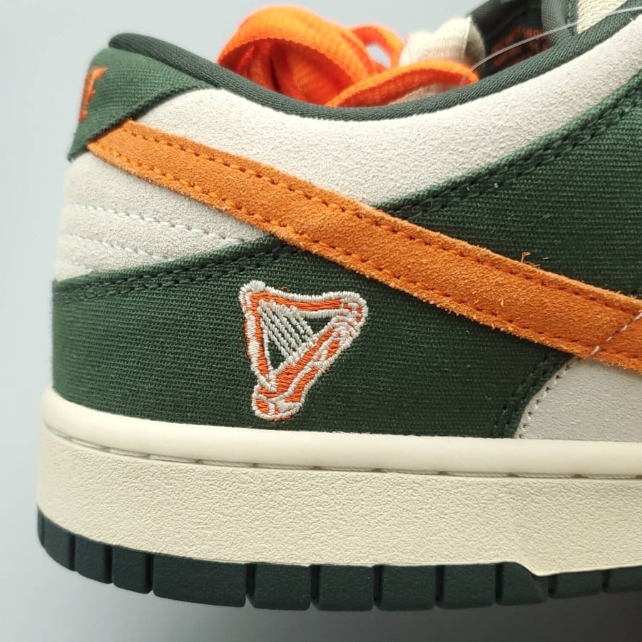 Dunk Low Pro SB