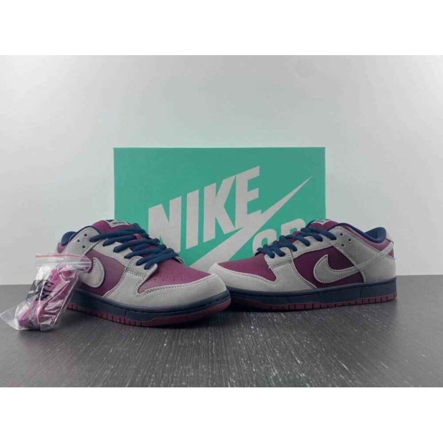 Dunk Low SB