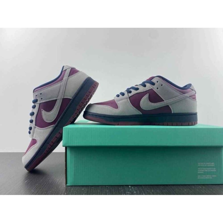 Dunk Low SB
