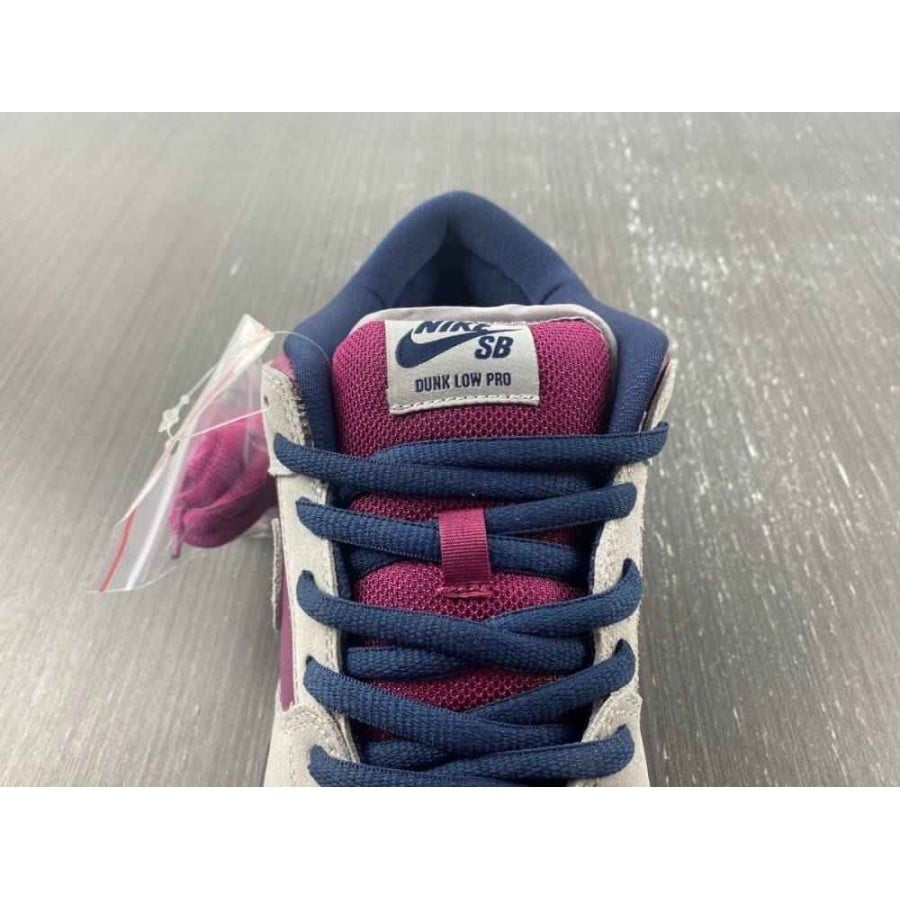 Dunk Low SB
