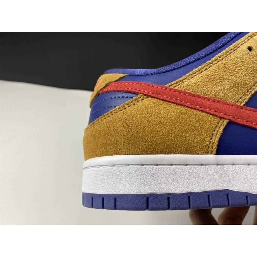 Dunk Low SB