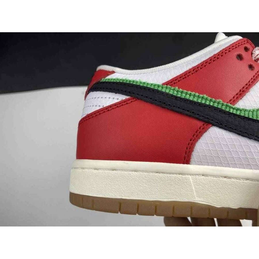Frame Skate x Dunk Low SB