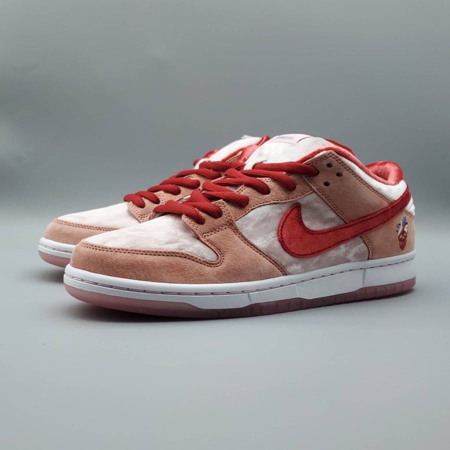 StrangeLove x Dunk Low SB