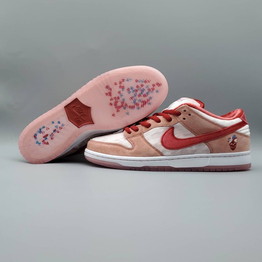StrangeLove x Dunk Low SB