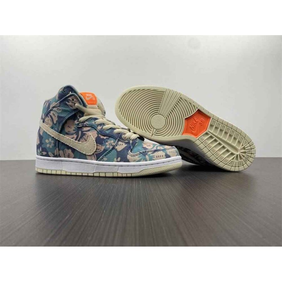 Dunk High SB