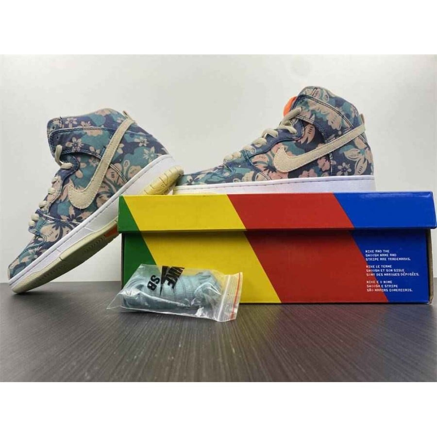 Dunk High SB