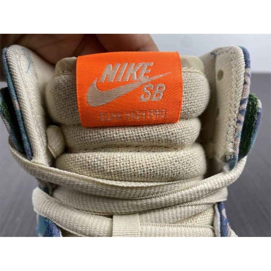 Dunk High SB