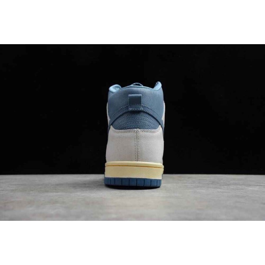 Atlas x Dunk High SB