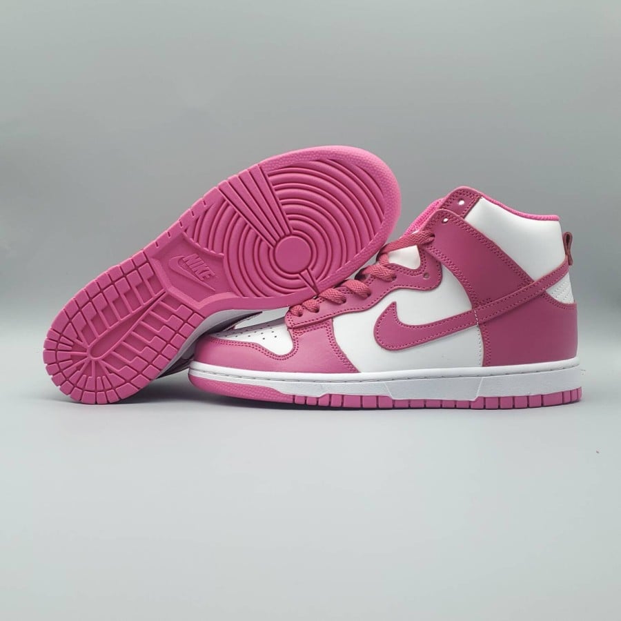 Wmns Dunk High