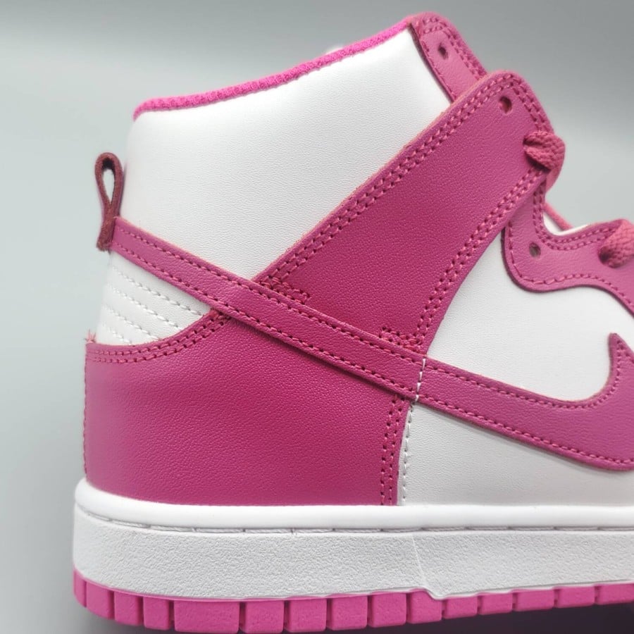 Wmns Dunk High