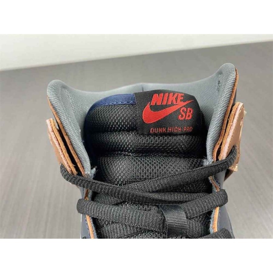 Gundam x Dunk High SB