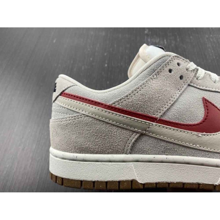 Wmns Dunk Low SE