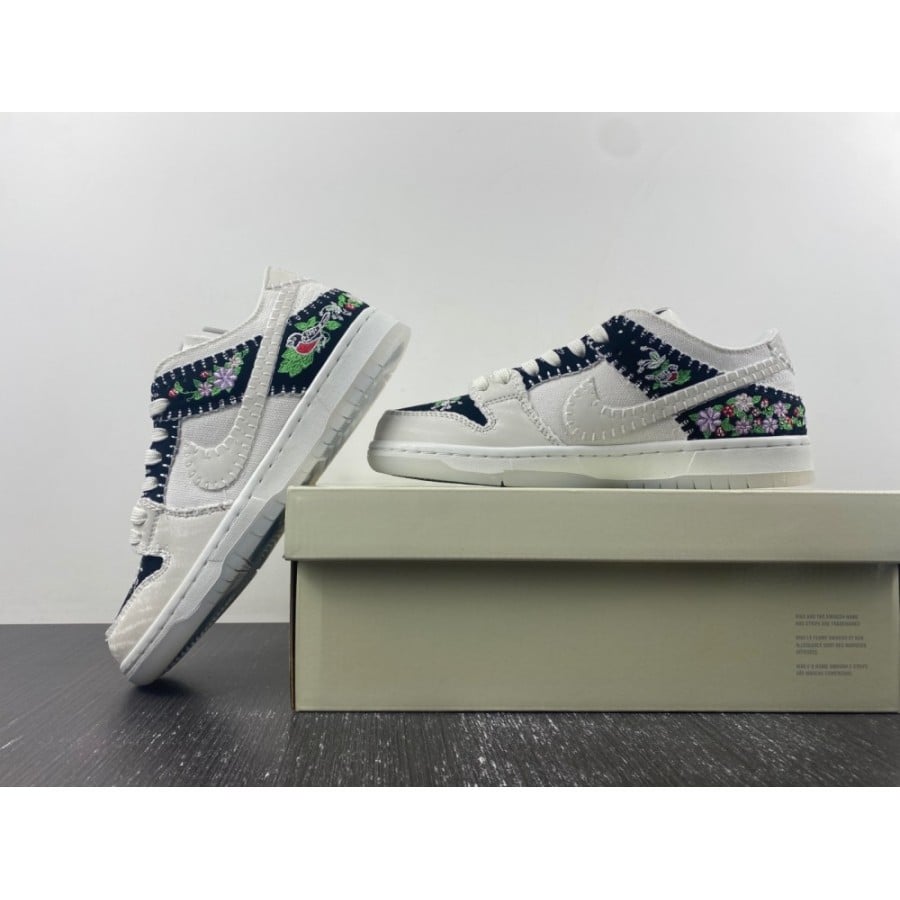Dunk Low Decon SB