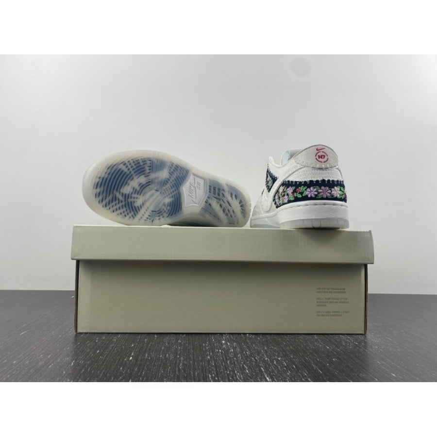 Dunk Low Decon SB