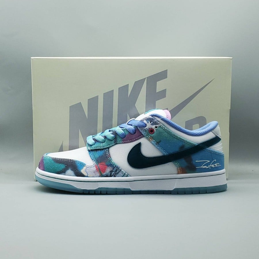 Futura Laboratories x Dunk Low SB