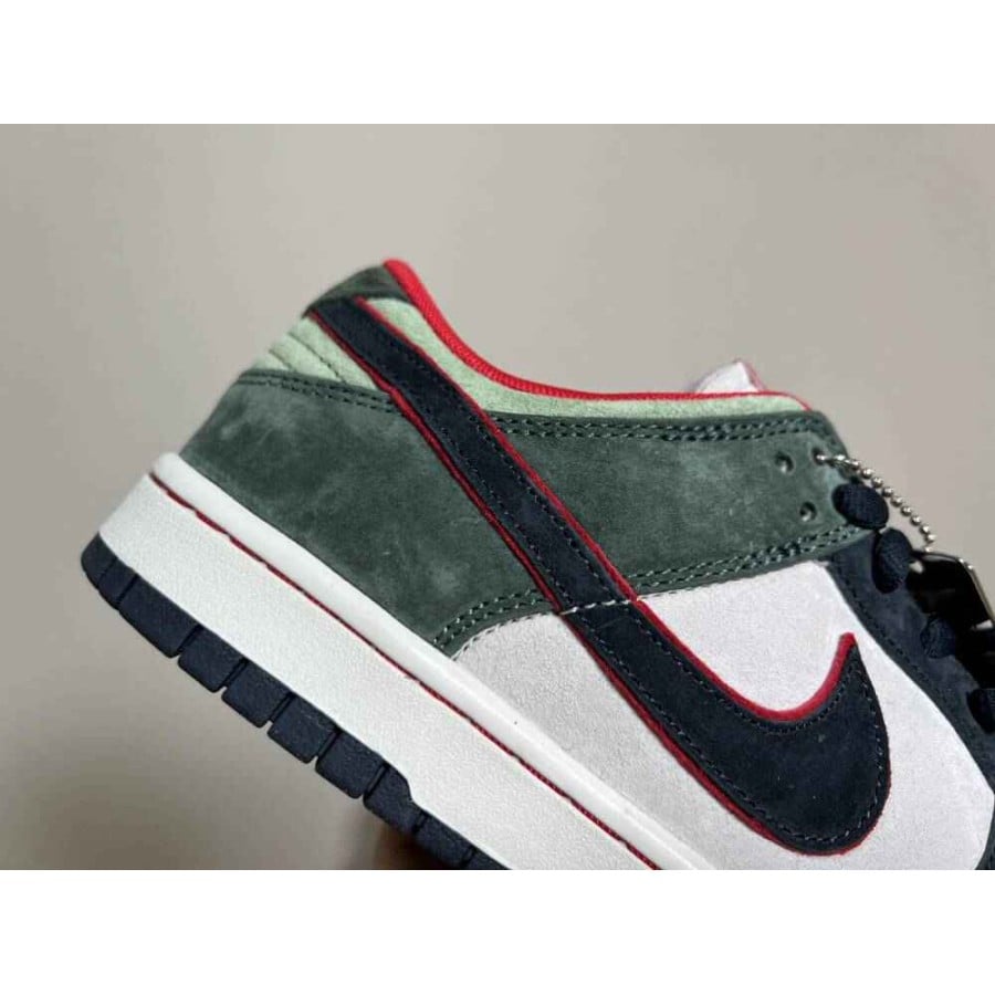Otomo Katsuhiro x Nike SB Dunk Low