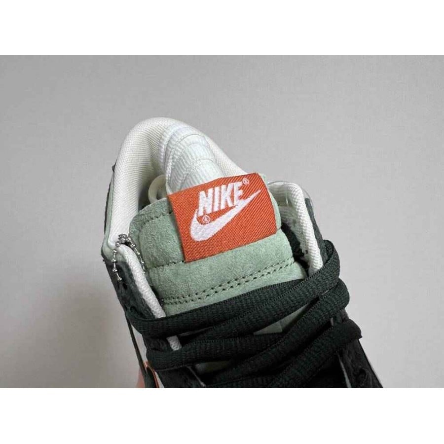 Otomo Katsuhiro x Nike SB Dunk Low