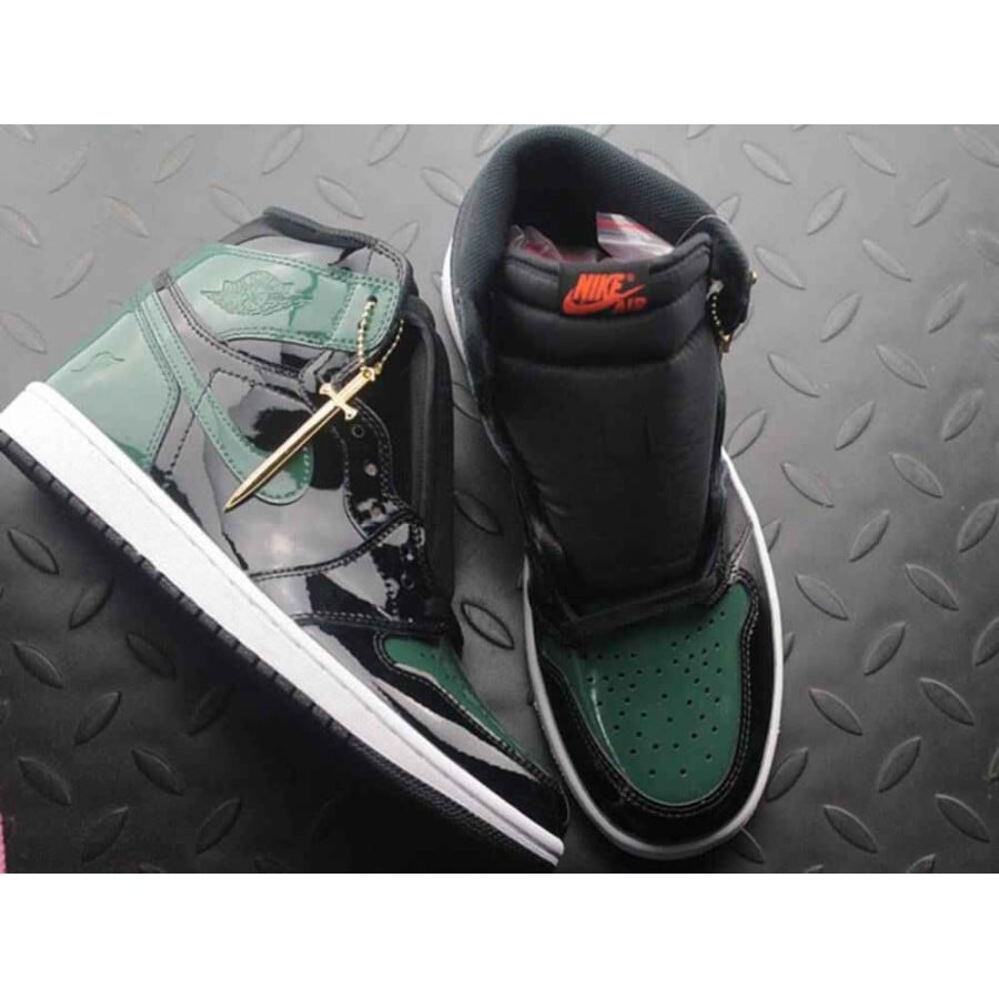 SoleFly x Air Jordan 1 Retro High OG