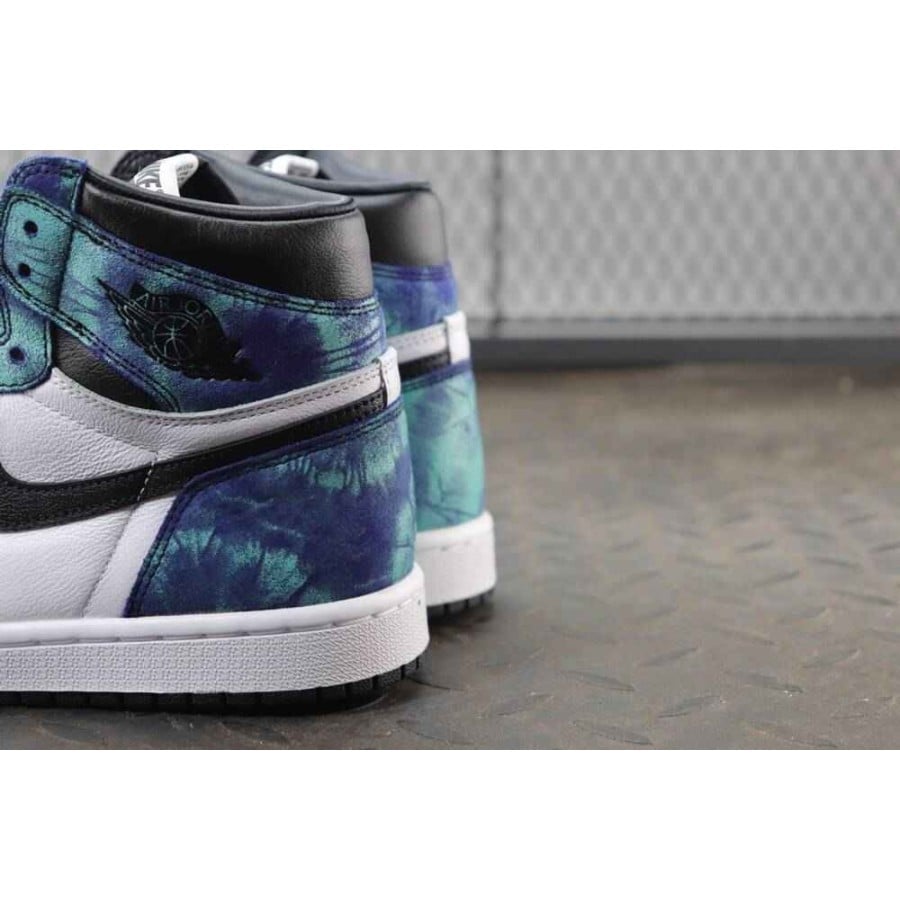 Wmns Air Jordan 1 Retro High OG