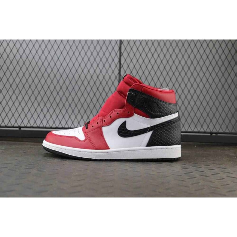 Wmns Air Jordan 1 Retro High OG