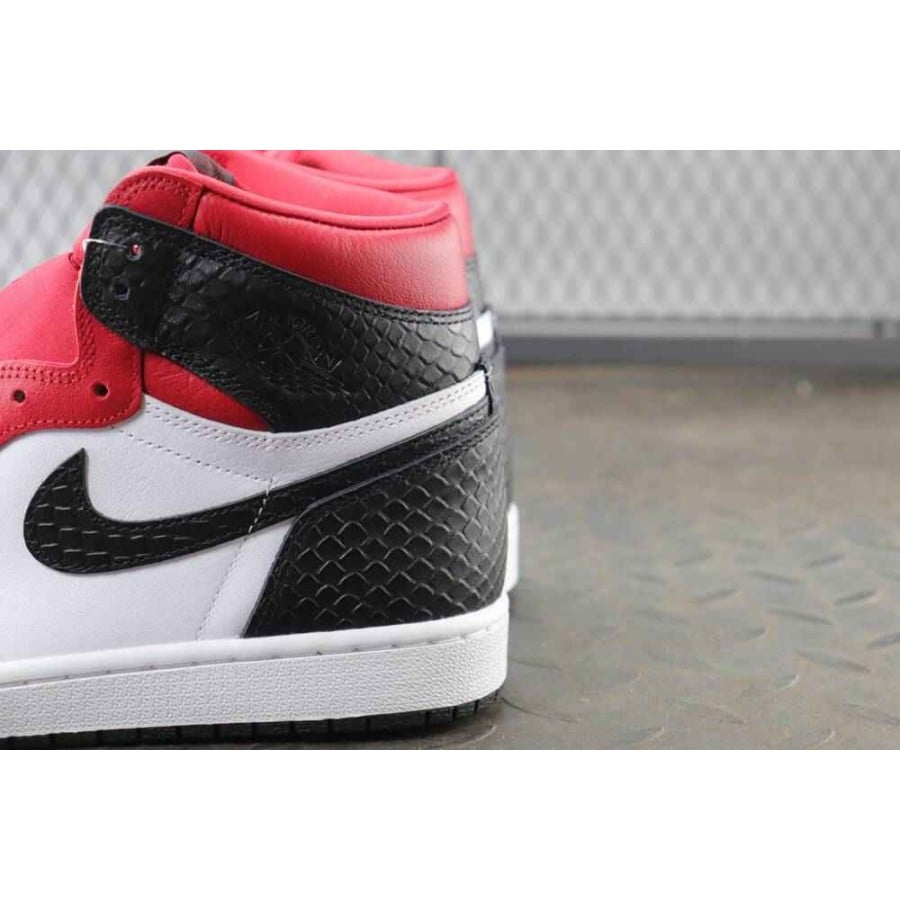 Wmns Air Jordan 1 Retro High OG
