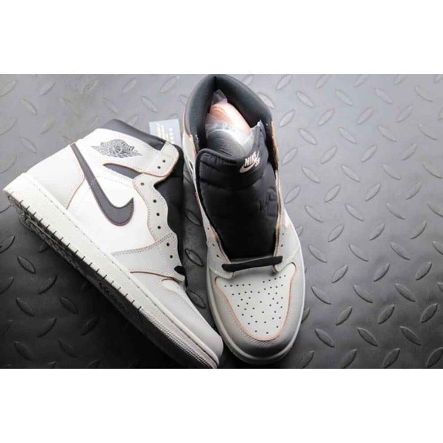Air Jordan 1 Retro High SB