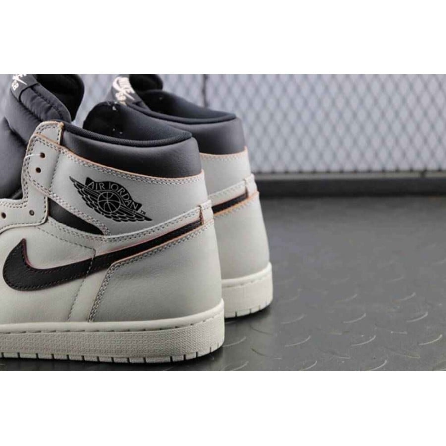 Air Jordan 1 Retro High SB
