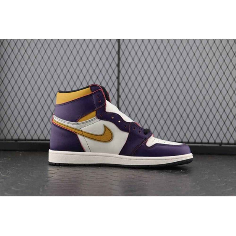 Air Jordan 1 Retro High SB