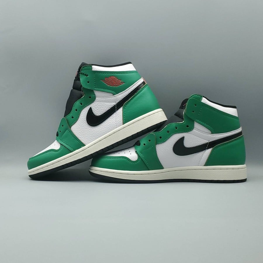 Wmns Air Jordan 1 Retro High OG