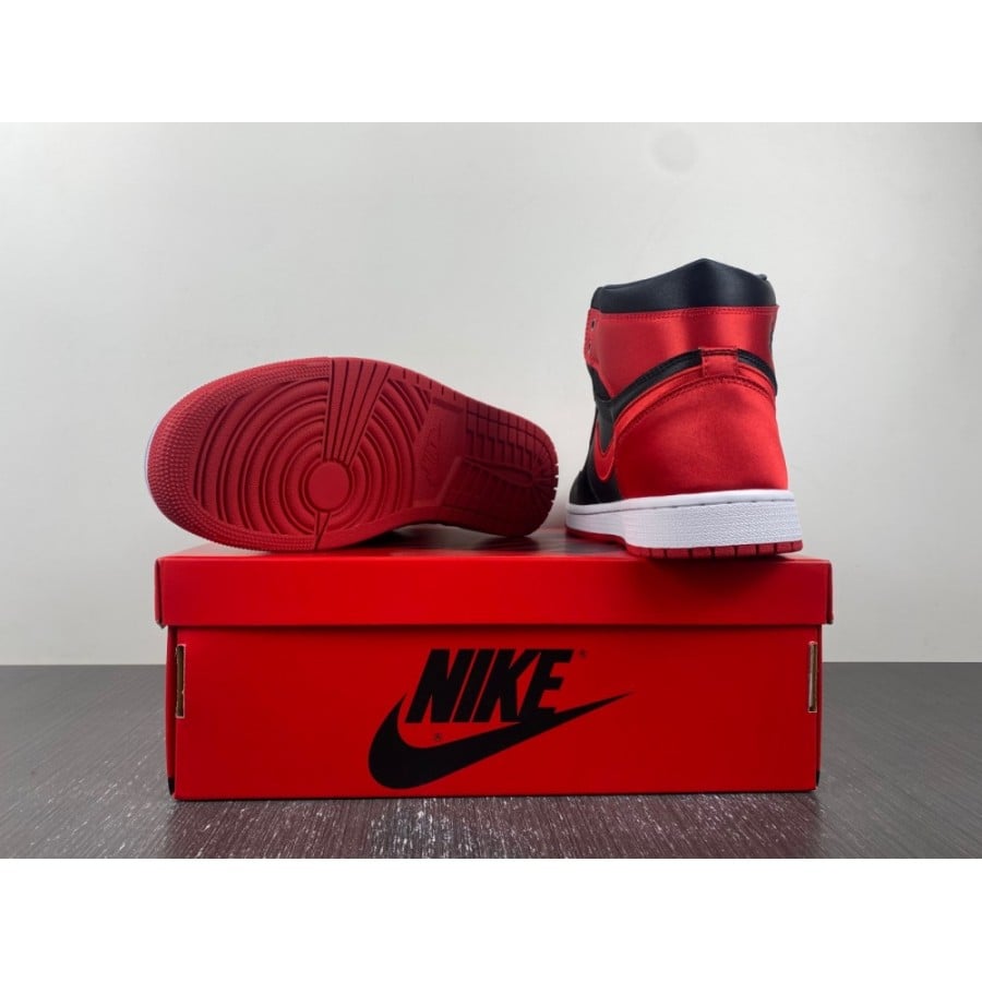 Wmns Air Jordan 1 Retro High OG