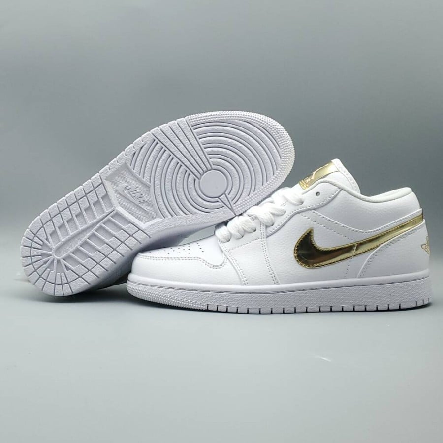 Wmns Air Jordan 1 Retro Low