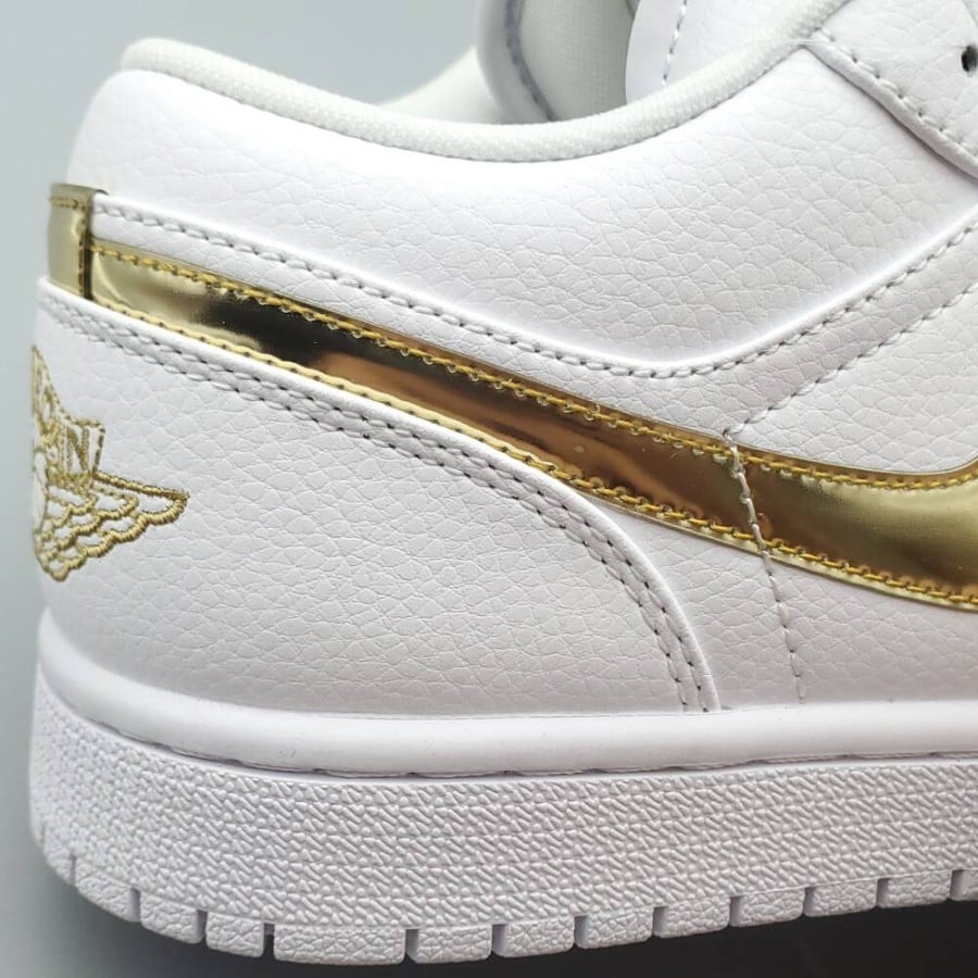Wmns Air Jordan 1 Retro Low