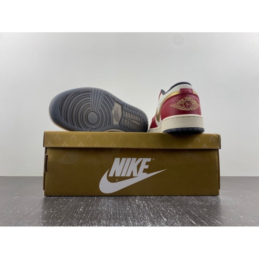 Wmns Air Jordan 1 Low SE