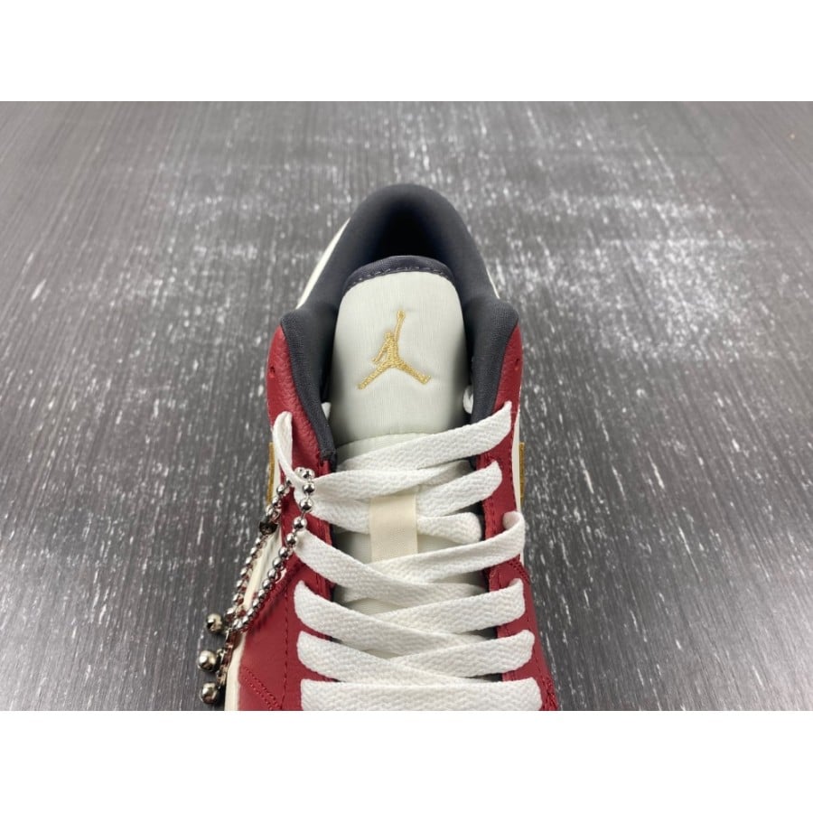 Wmns Air Jordan 1 Low SE