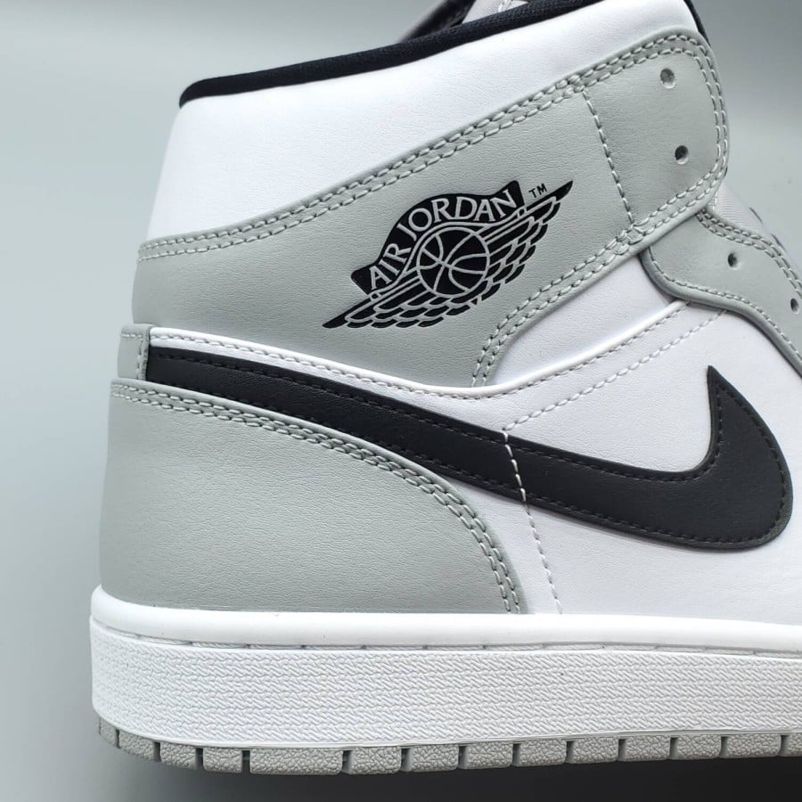 Air Jordan 1 Mid