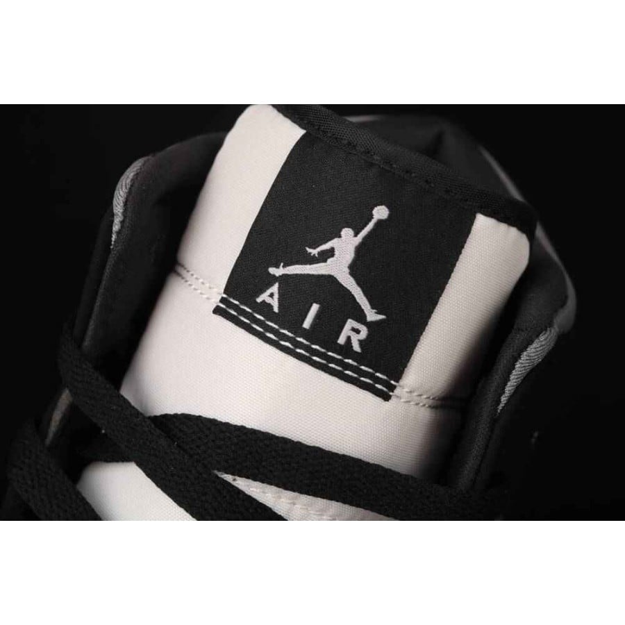 Air Jordan 1 Mid SE