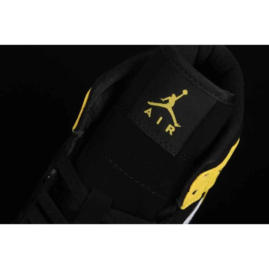 Air Jordan 1 Mid SE 