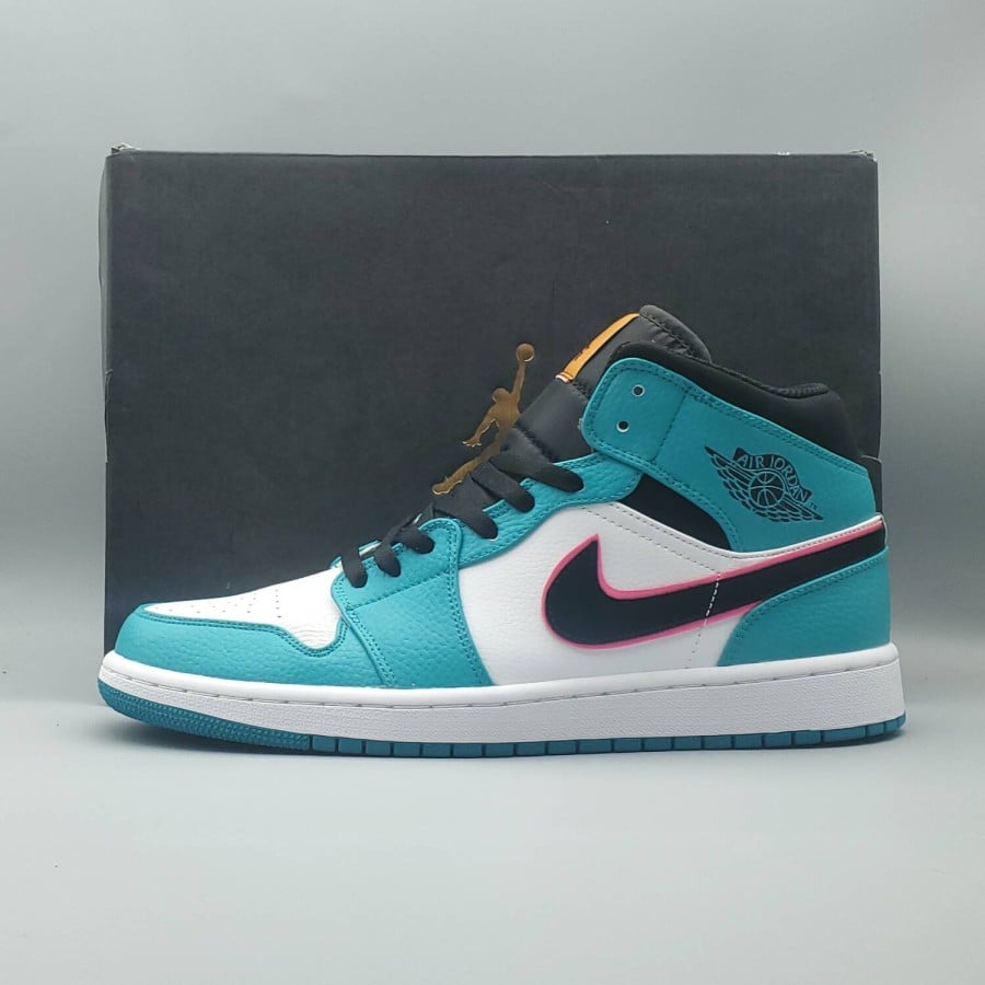 Air Jordan 1 Mid SE