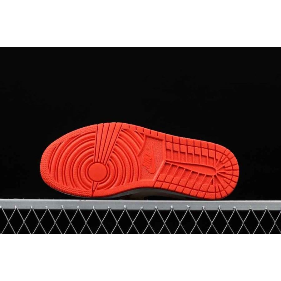 Air Jordan 1 Retro Mid SE