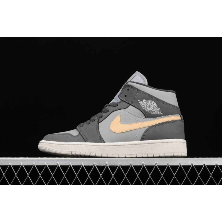 Wmns Air Jordan 1 Mid